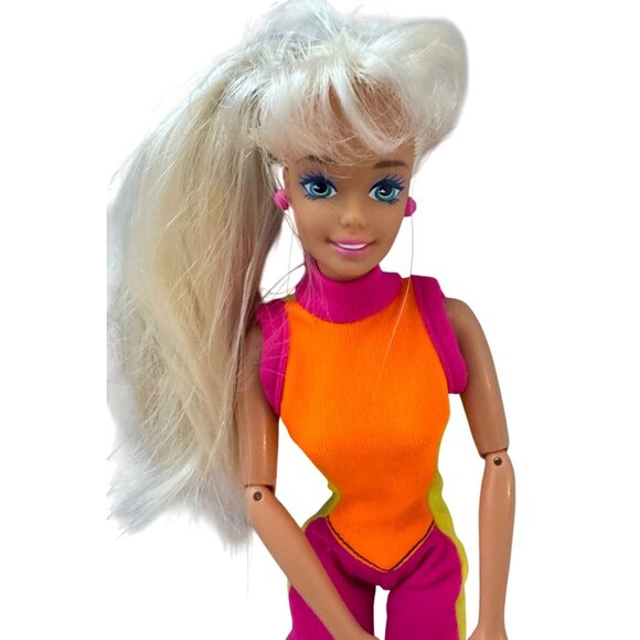 Barbie Sporting Life Fashions 1983 Doll - Picture 2 of 6
